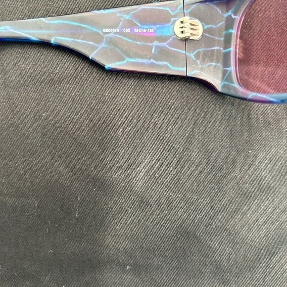 Unisex Balenciaga, wraparound, sunglasses made in Italy - Picture 4 of 8